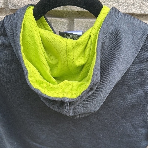 AND1 Short Sleeve Sweatshirt with Thermal Sleeves Sz XL - Picture 10 of 11